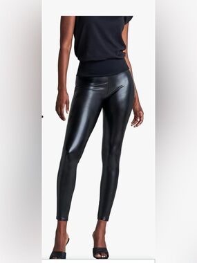 Assets by Spanx faux leather leggings size small